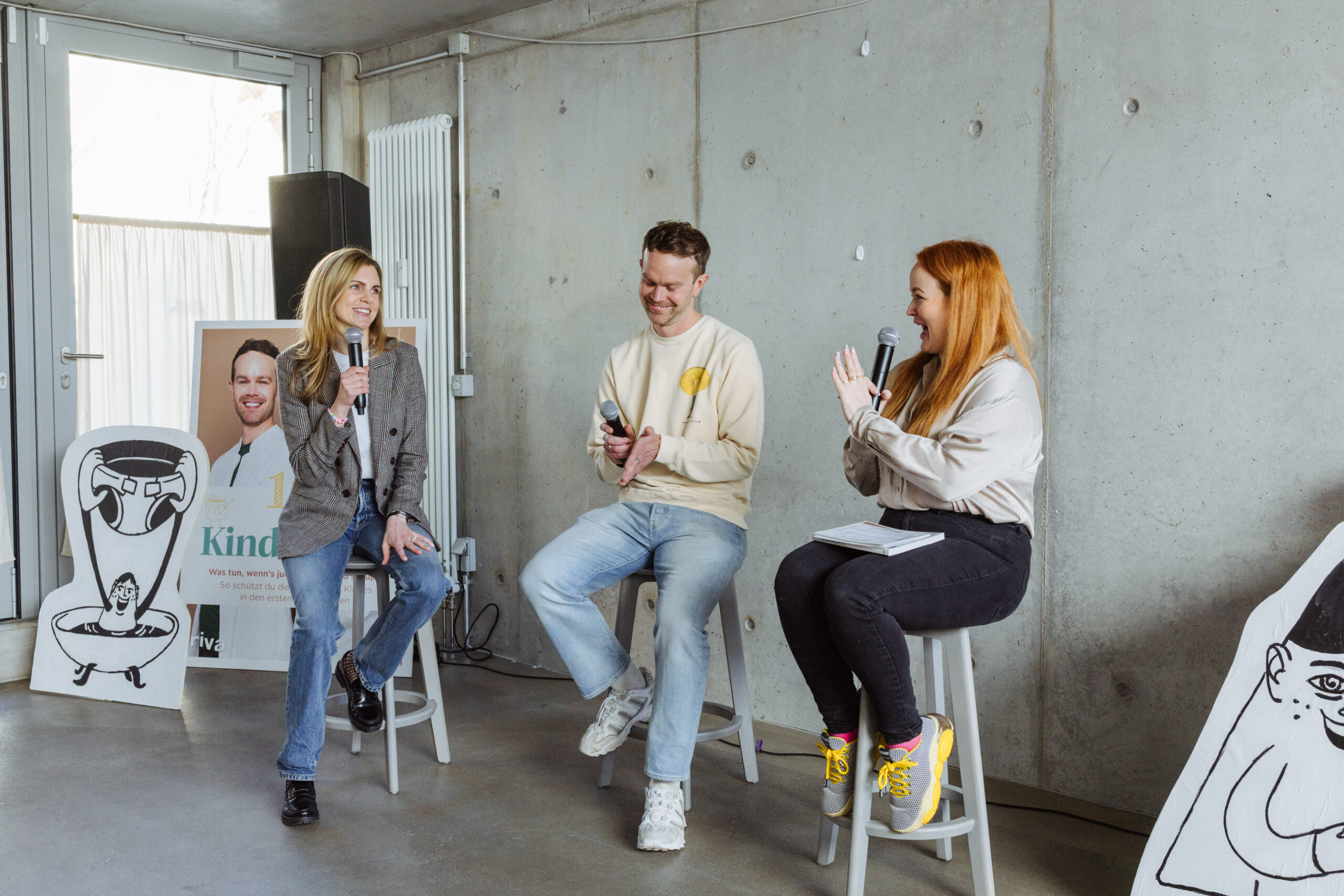 Jeniffer Gontovos moderiert das Buch-Launch Event von 1x1 der Kinderhaut