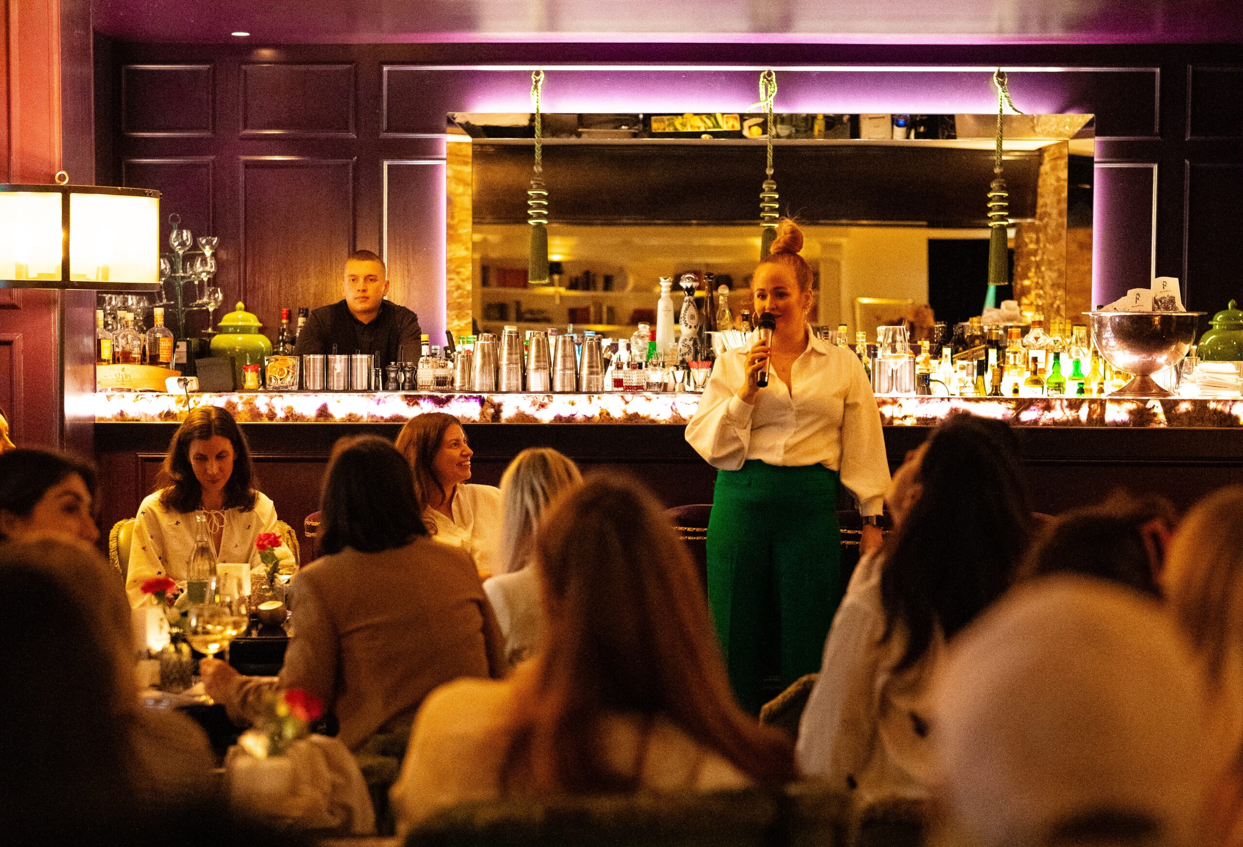 Jeniffer Gontovos moderiert die Female Finance Salons